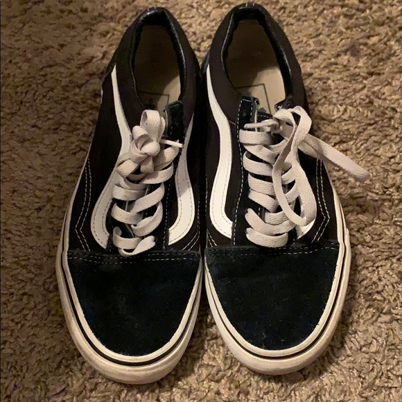 Vans! - Picture 3 of 4